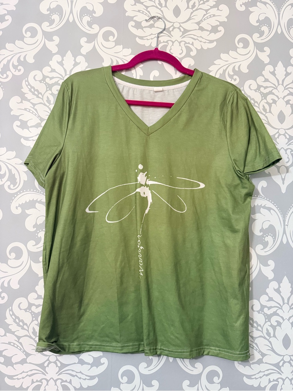 💫10/$25 • Women's V-Neck Green Tee with White Dragonfly Graphic